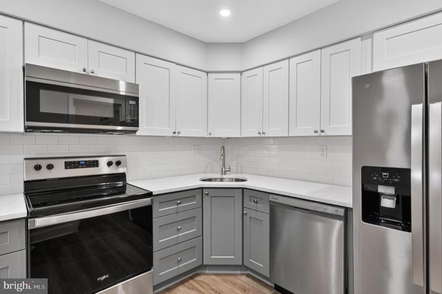 28 IPSWICH PL, Sewell, NJ 08080
