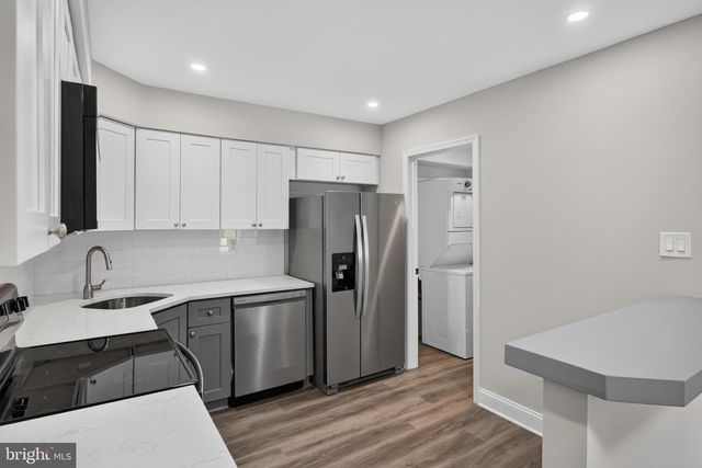 28 IPSWICH PL, Sewell, NJ 08080