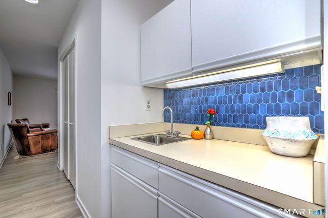 690 Forest Road 651, West Haven, CT 06516