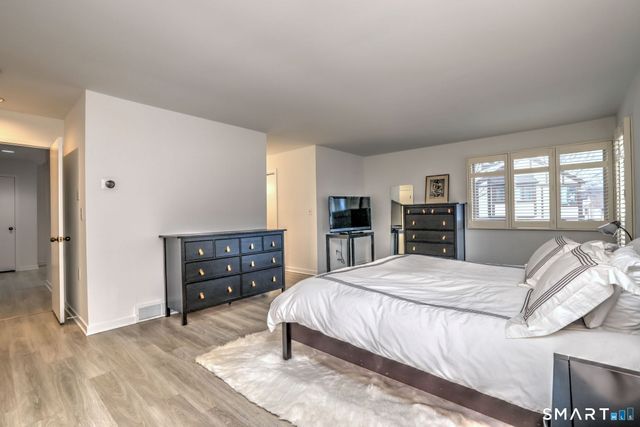 690 Forest Road 651, West Haven, CT 06516