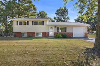 1804 Debbie Drive, High Ridge, MO 63049