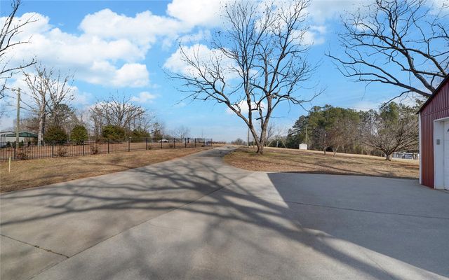 142 C & C Circle, Hartwell, GA 30643