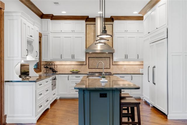 114 Club Cove Way, Sunset, SC 29685