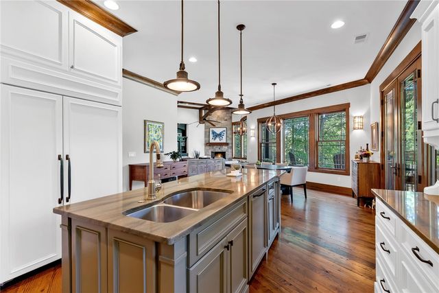 114 Club Cove Way, Sunset, SC 29685