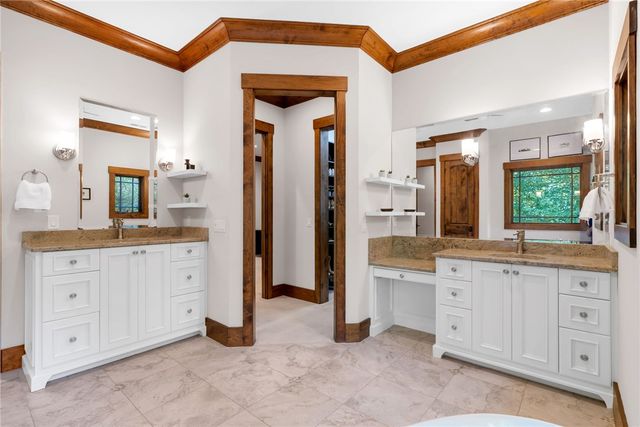 114 Club Cove Way, Sunset, SC 29685