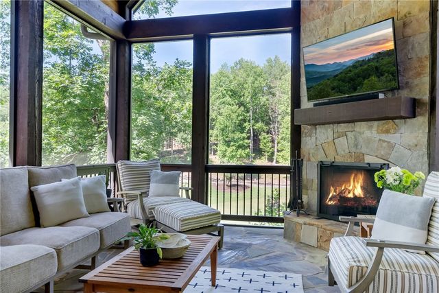 114 Club Cove Way, Sunset, SC 29685