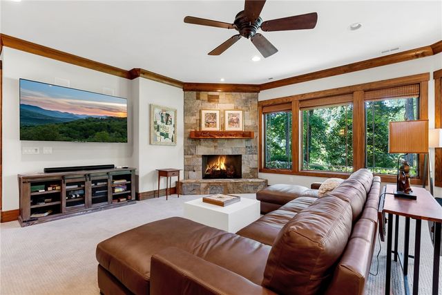 114 Club Cove Way, Sunset, SC 29685