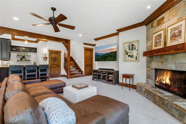 114 Club Cove Way, Sunset, SC 29685