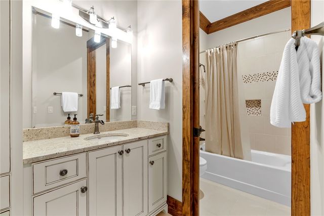 114 Club Cove Way, Sunset, SC 29685
