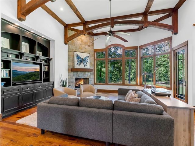 114 Club Cove Way, Sunset, SC 29685