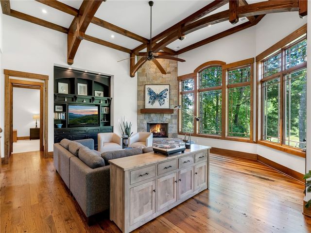 114 Club Cove Way, Sunset, SC 29685