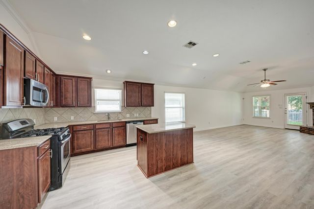 261 Mystic HOLW, Buda, TX 78610