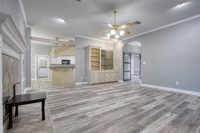 9 N Cay Court, Angleton, TX 77515