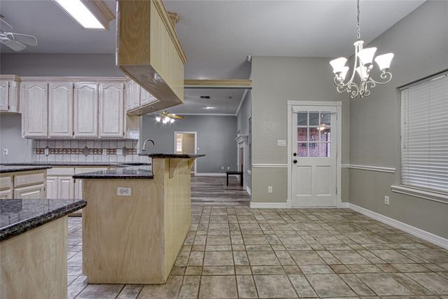 9 N Cay Court, Angleton, TX 77515