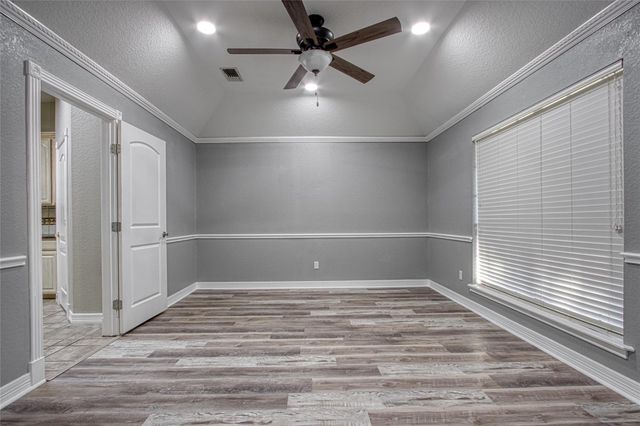 9 N Cay Court, Angleton, TX 77515