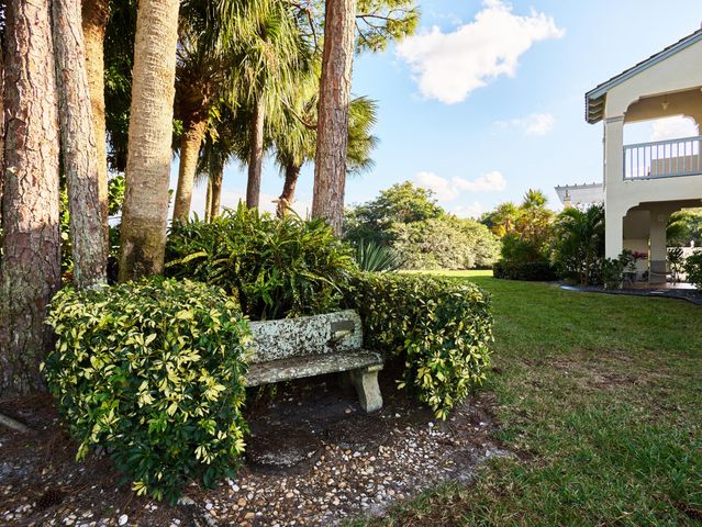 403 Ryder Cup Circle 403, Palm Beach Gardens, FL 33418