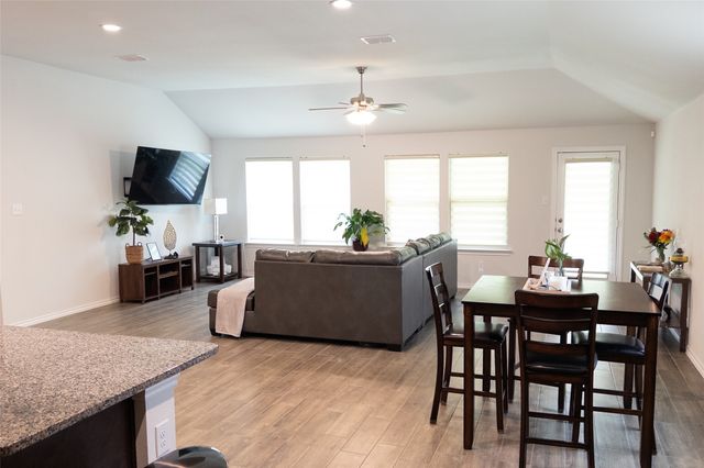 9916 Mescalbean Boulevard, Fort Worth, TX 76036