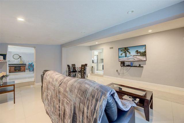 3811 SW 47 ave, West Park, FL 33023