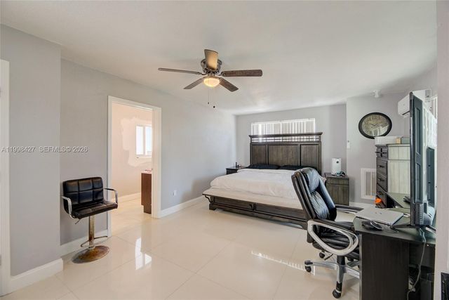 3811 SW 47 ave, West Park, FL 33023