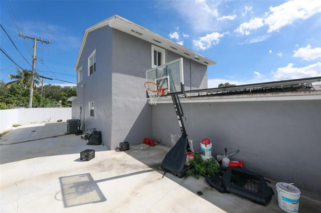 3811 SW 47 ave, West Park, FL 33023