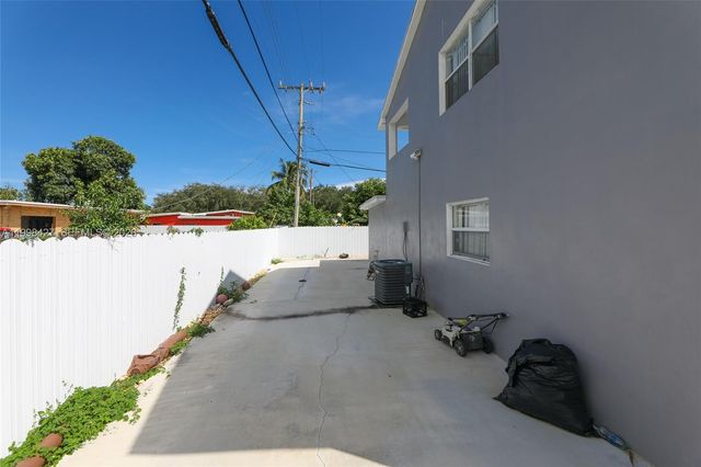 3811 SW 47 ave, West Park, FL 33023