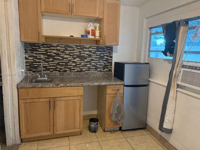 3811 SW 47 ave, West Park, FL 33023