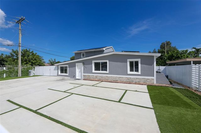 3811 SW 47 ave, West Park, FL 33023