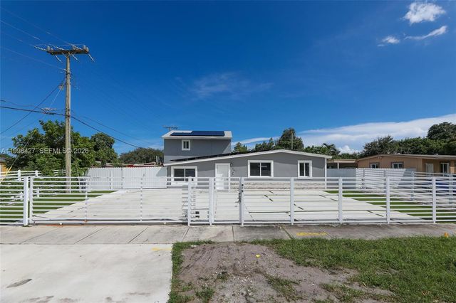 3811 SW 47 ave, West Park, FL 33023