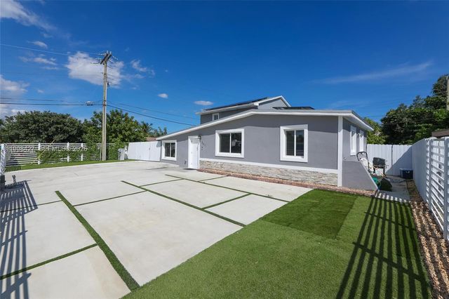 3811 SW 47 ave, West Park, FL 33023