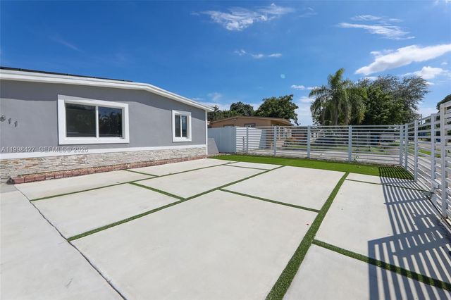 3811 SW 47 ave, West Park, FL 33023