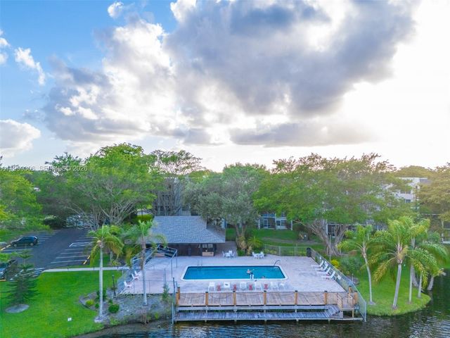9311 Orange Grove Dr 211, Davie, FL 33324