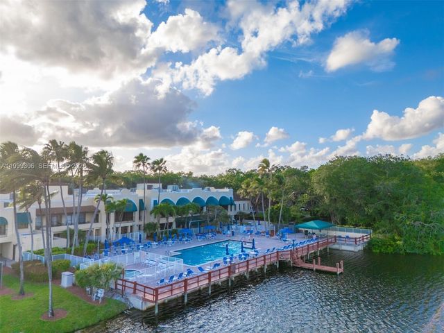 9311 Orange Grove Dr 211, Davie, FL 33324