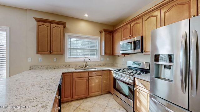 5120 Craigs Creek Dr, Louisville, KY 40241