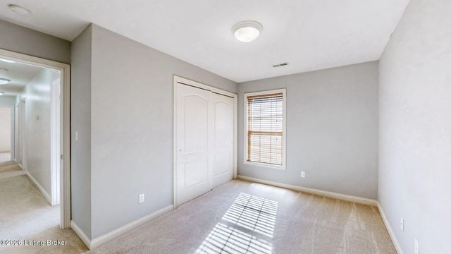 5120 Craigs Creek Dr, Louisville, KY 40241