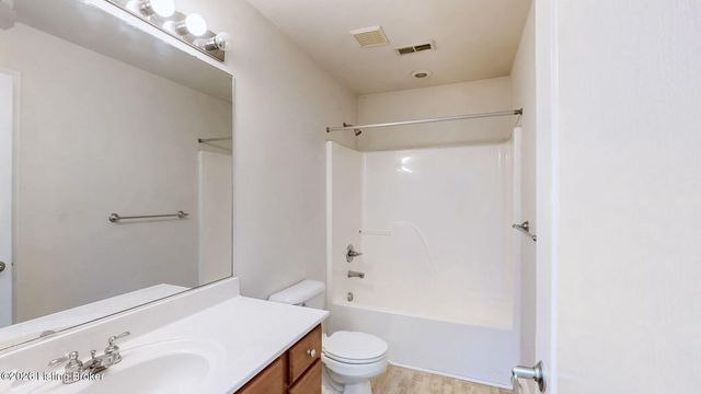 5120 Craigs Creek Dr, Louisville, KY 40241