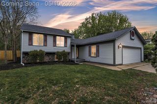 854 Estes Court, Waterford, MI 48327