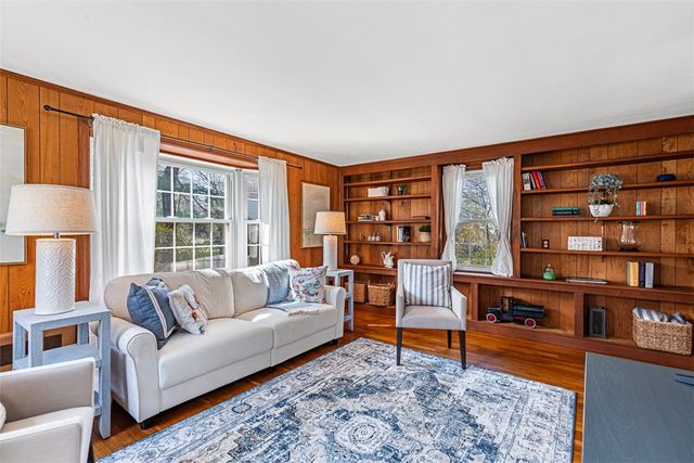 21 Old Chimney Road, Barrington, RI 02806