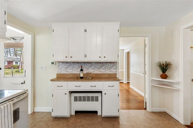 21 Old Chimney Road, Barrington, RI 02806