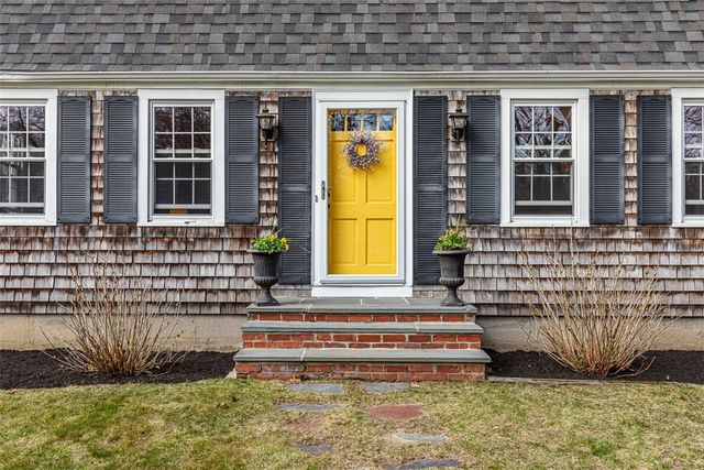 21 Old Chimney Road, Barrington, RI 02806