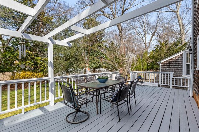 21 Old Chimney Road, Barrington, RI 02806