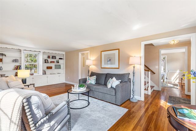 21 Old Chimney Road, Barrington, RI 02806