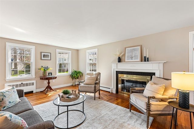 21 Old Chimney Road, Barrington, RI 02806