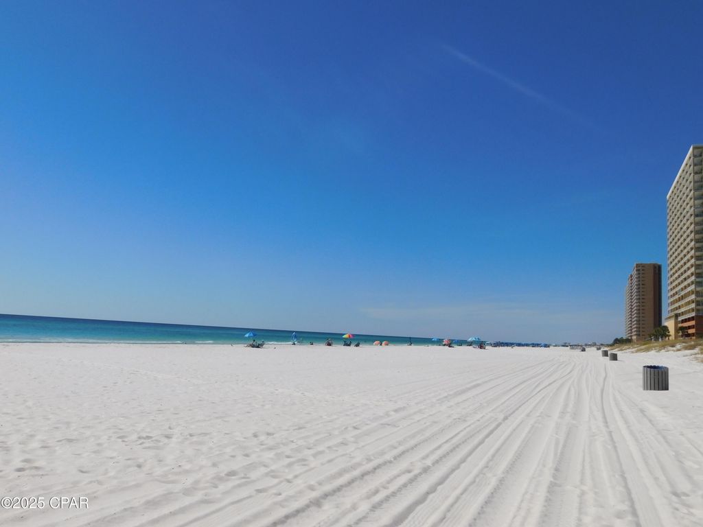 Image 15 of property listing at 17614 Front Beach Road 38A, Panama City Beach, FL 32413