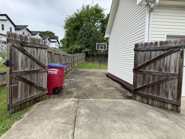 414 Kelly Ln, Clarksville, TN 37040