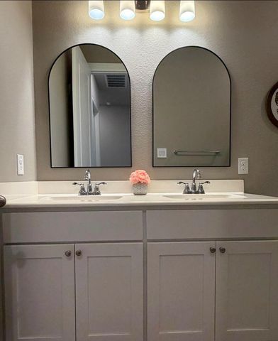 3606 Canyon Drive, Rosharon, TX 77583