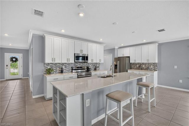 8959 Cascade Price CIR, North Fort Myers, FL 33917
