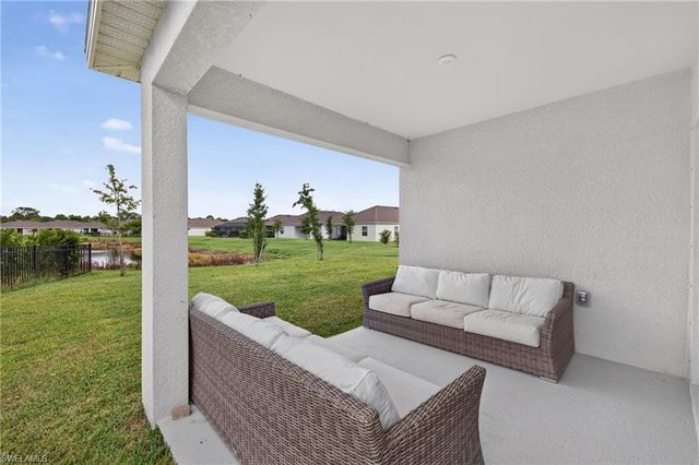 8959 Cascade Price CIR, North Fort Myers, FL 33917