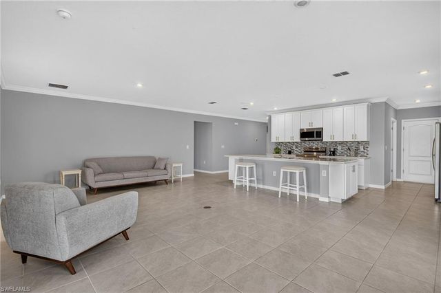 8959 Cascade Price CIR, North Fort Myers, FL 33917