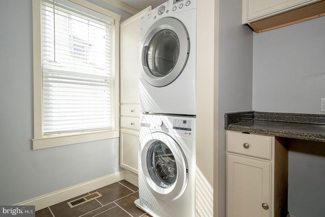 240 WADAS AVE, Upper Darby, PA 19082