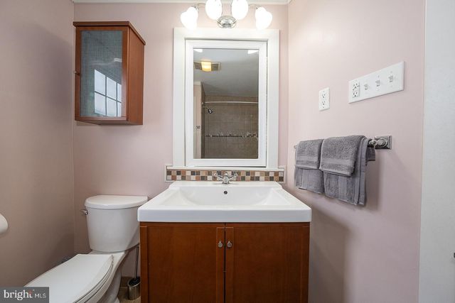 240 WADAS AVE, Upper Darby, PA 19082